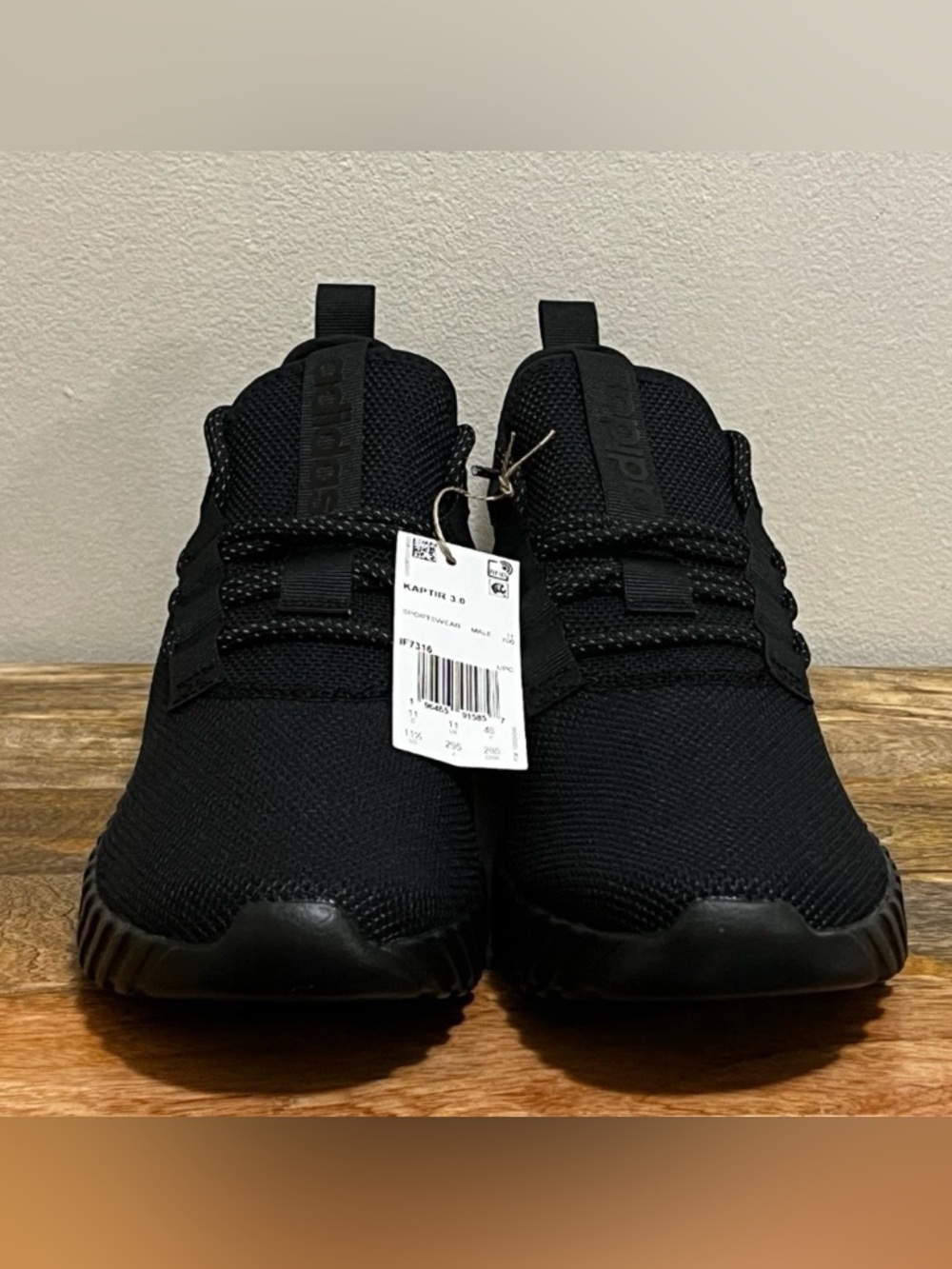 BNWB Adidas Kaptir 3.0 all Black Sneakers M11.5